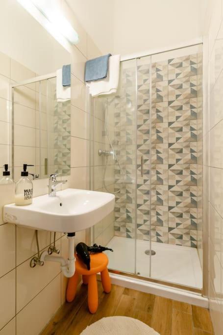 Apartment Lovely Flat In The Heart Of Budapest